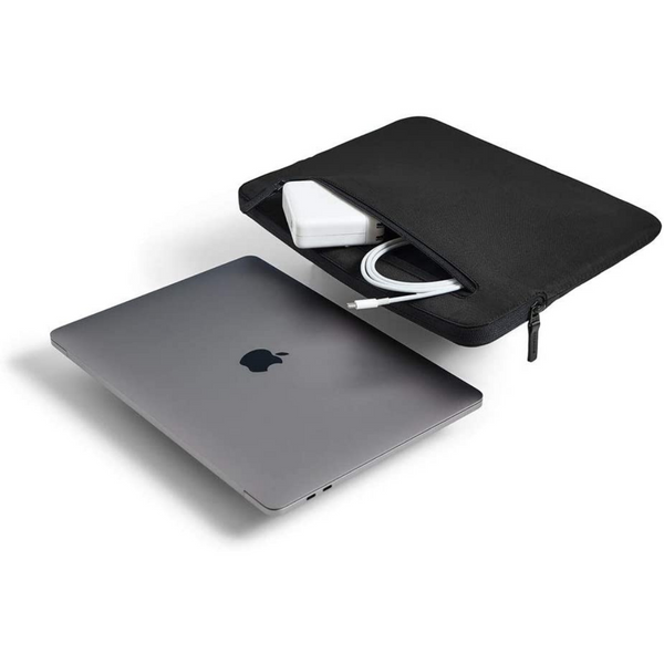 Incase Compact Sleeve in Flight Nylon for MacBook Pro 15" & 16" - Black - ‎INMB100336-BLK